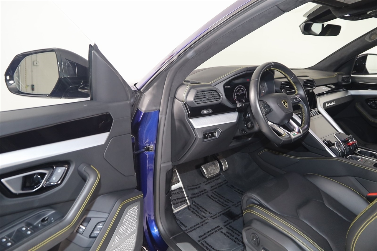 Lamborghini Urus  2021