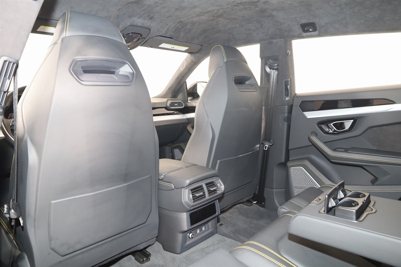 Lamborghini Urus  2021