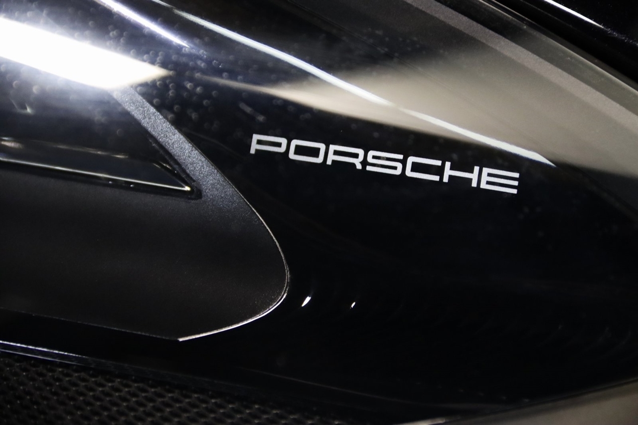 Porsche Macan  2020