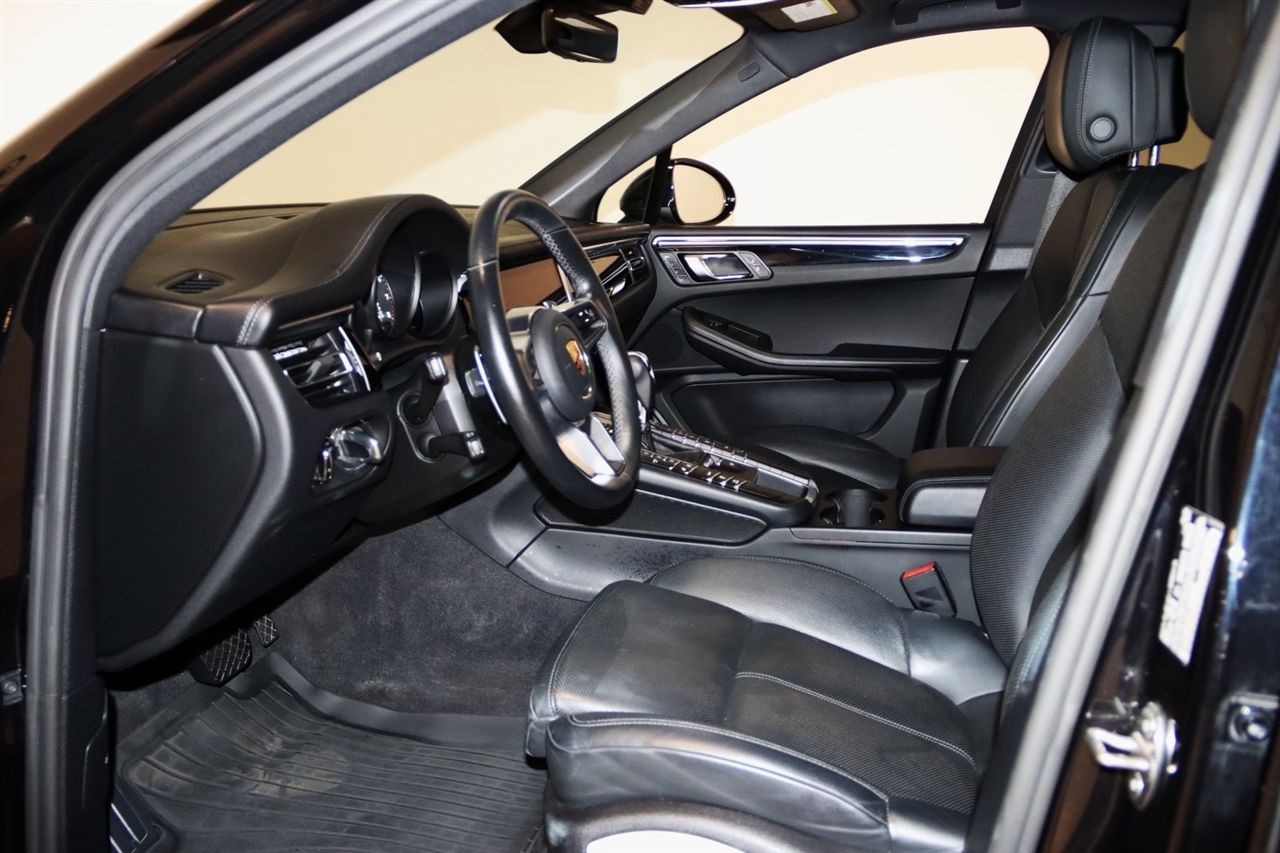 Porsche Macan  2020