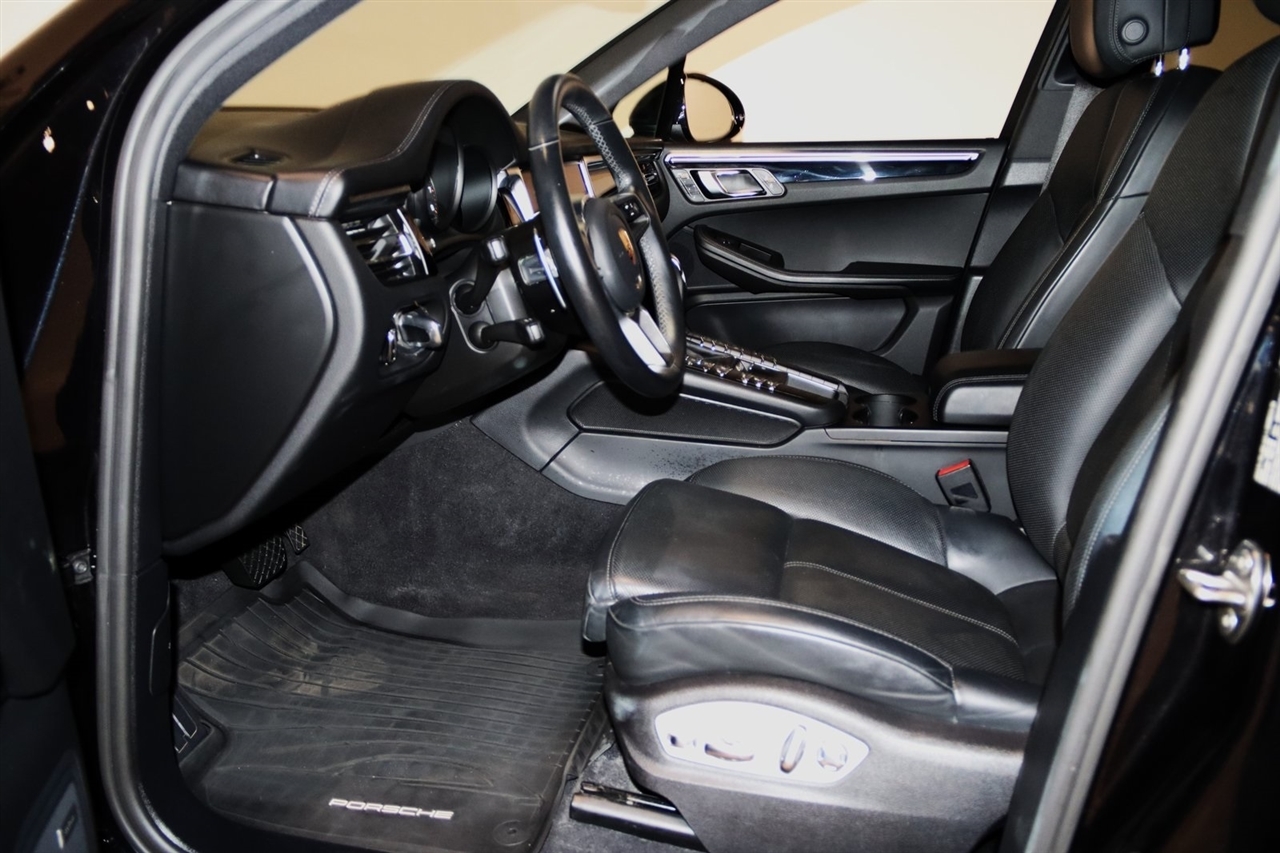 Porsche Macan  2020