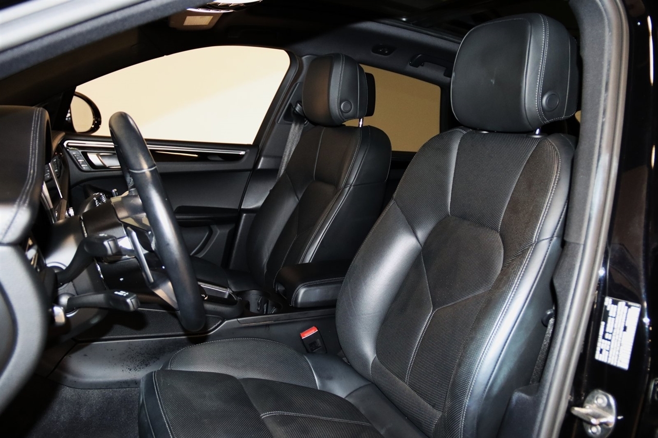Porsche Macan  2020