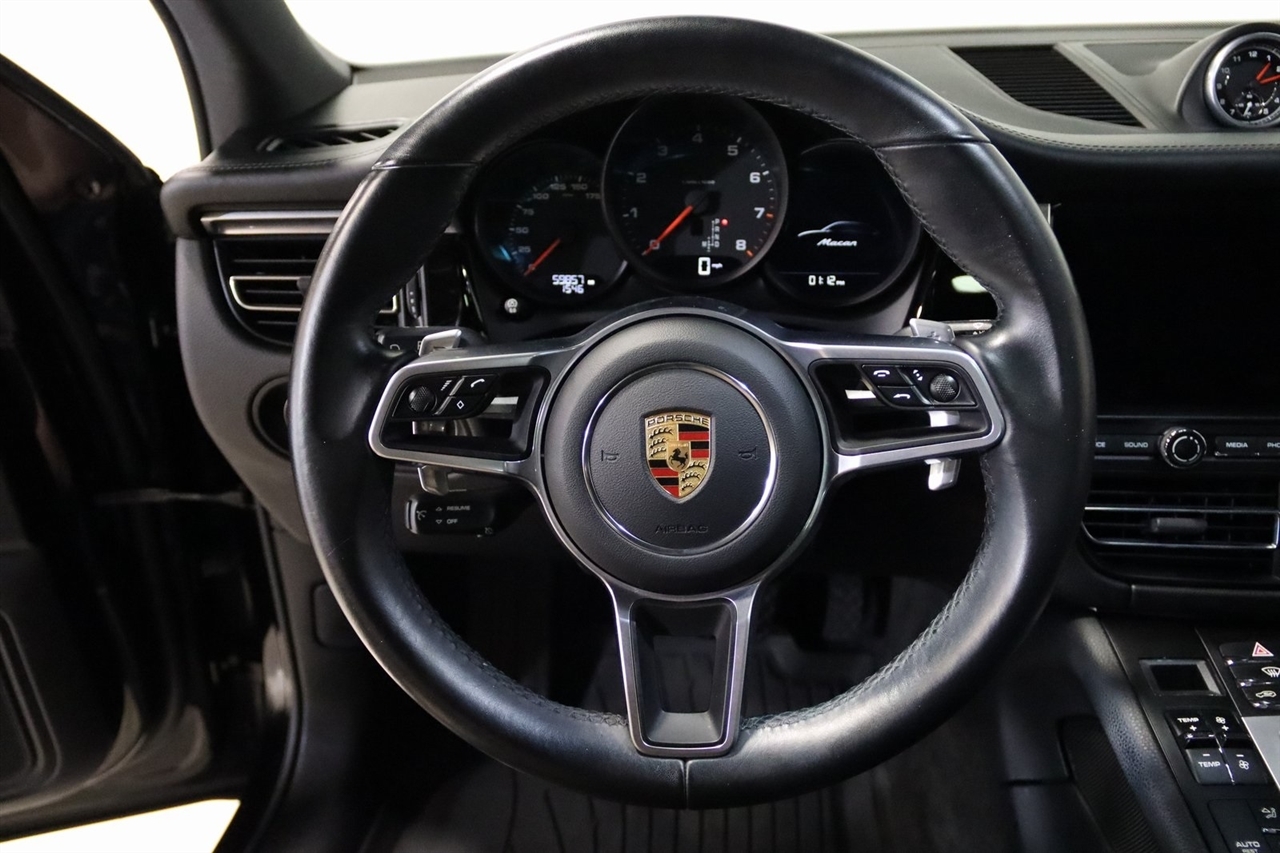 Porsche Macan  2020
