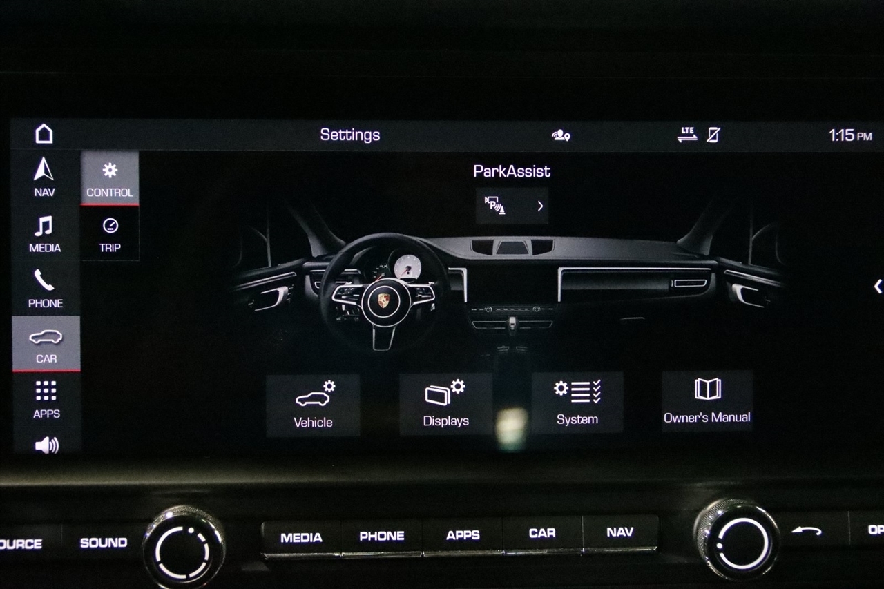 Porsche Macan  2020