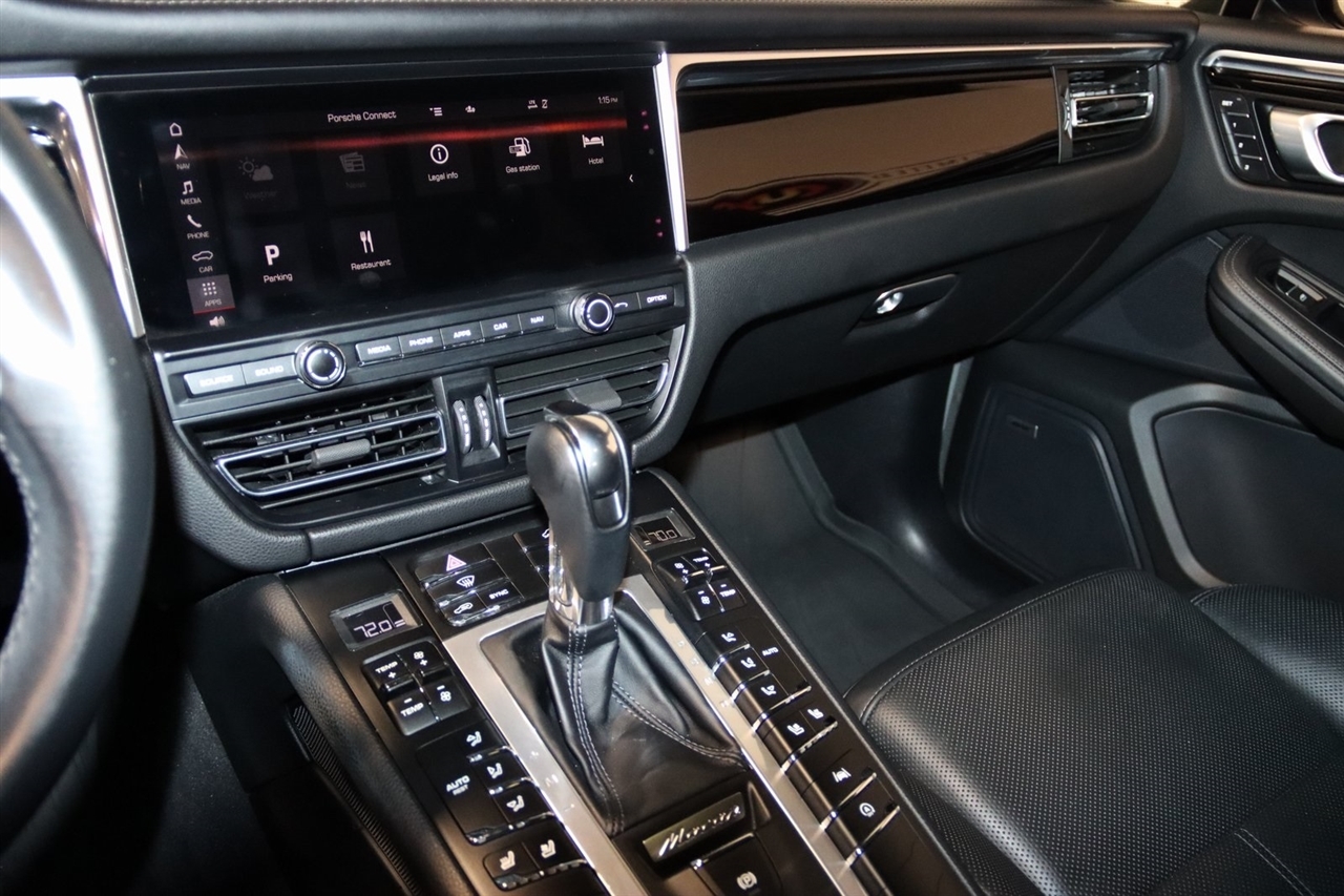 Porsche Macan  2020