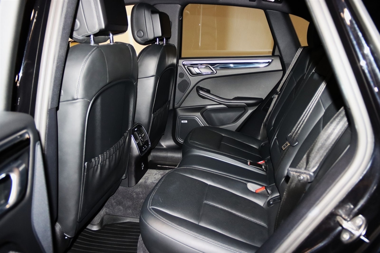 Porsche Macan  2020