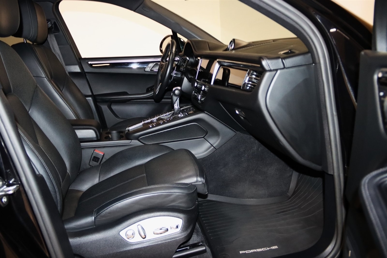 Porsche Macan  2020