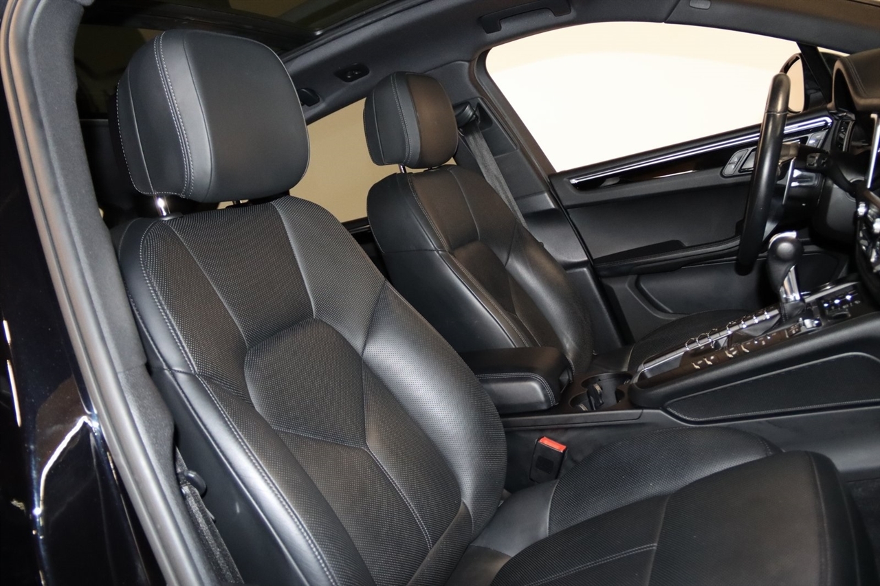 Porsche Macan  2020