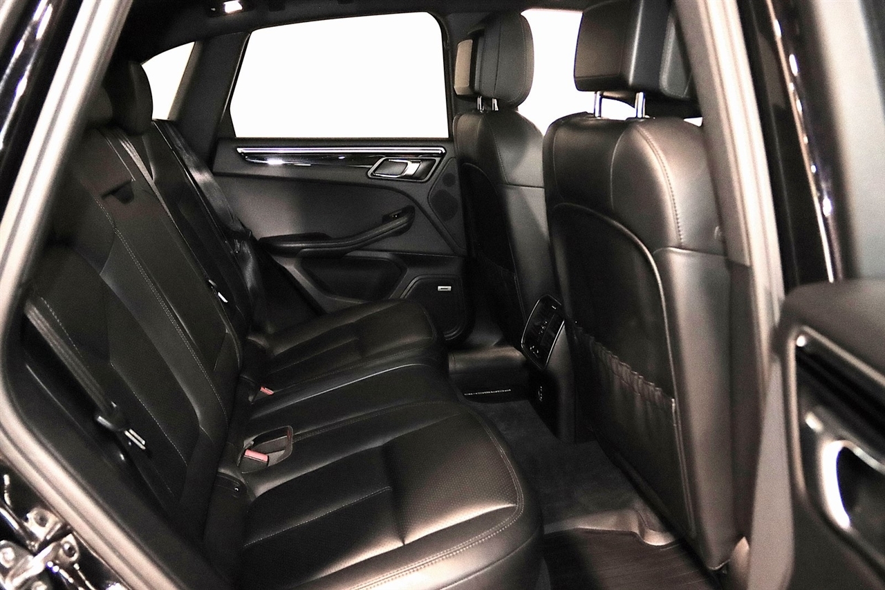 Porsche Macan  2020