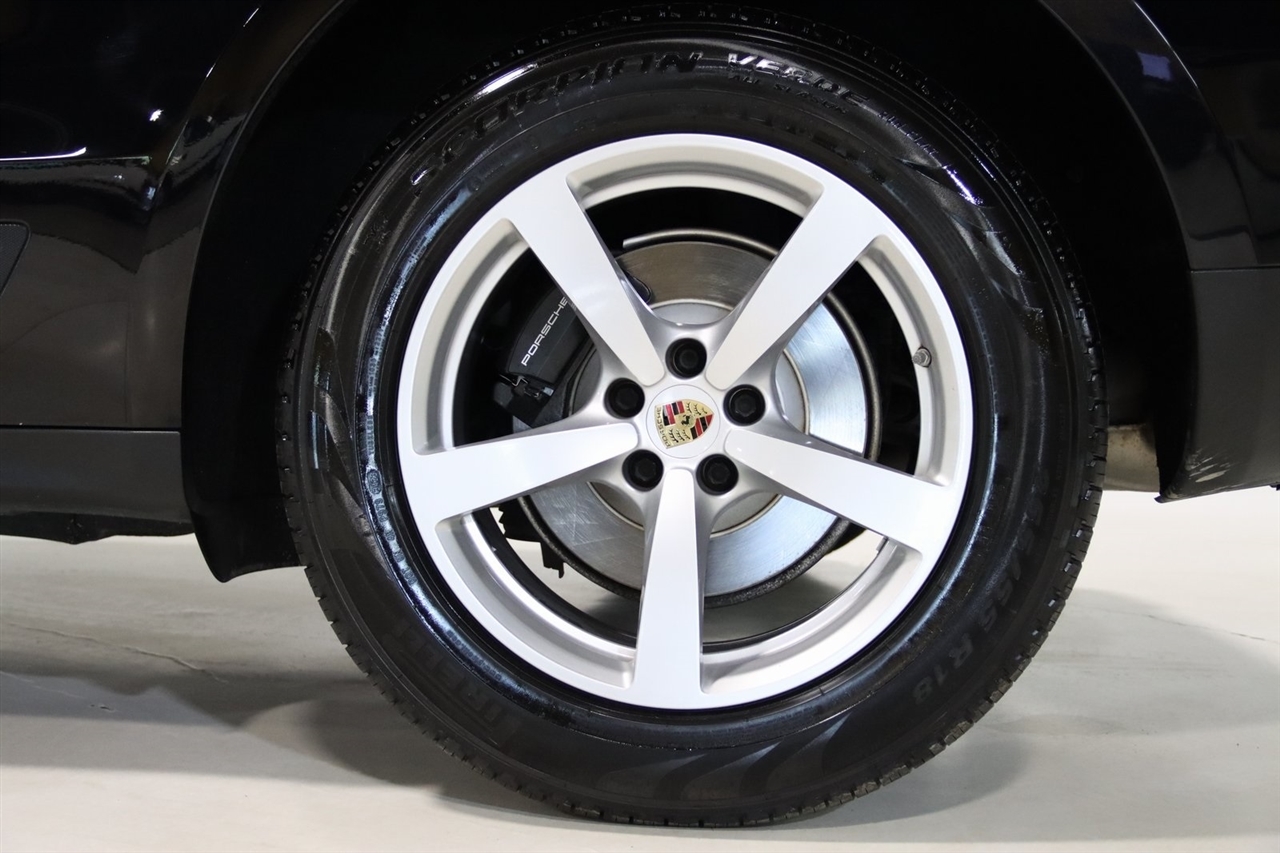 Porsche Macan  2020