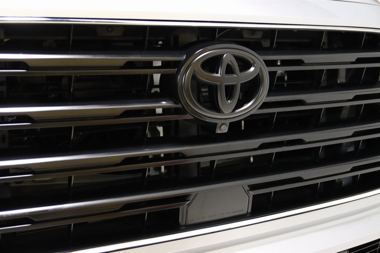Toyota Sequoia  2024