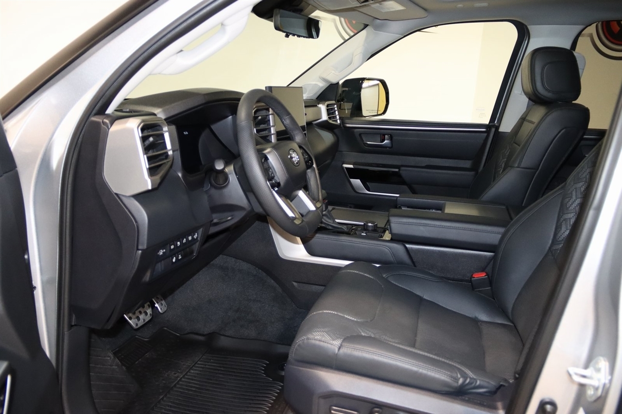 Toyota Sequoia  2024