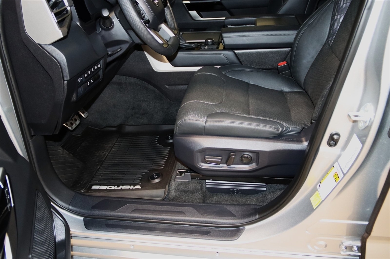 Toyota Sequoia  2024