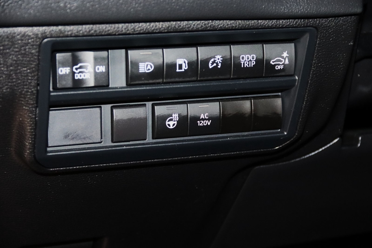 Toyota Sequoia  2024