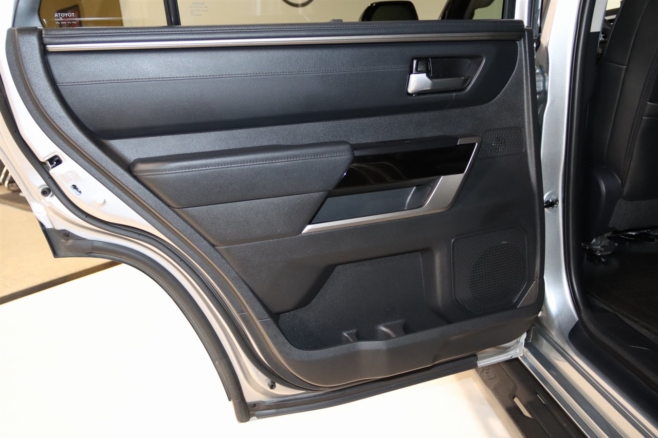Toyota Sequoia  2024