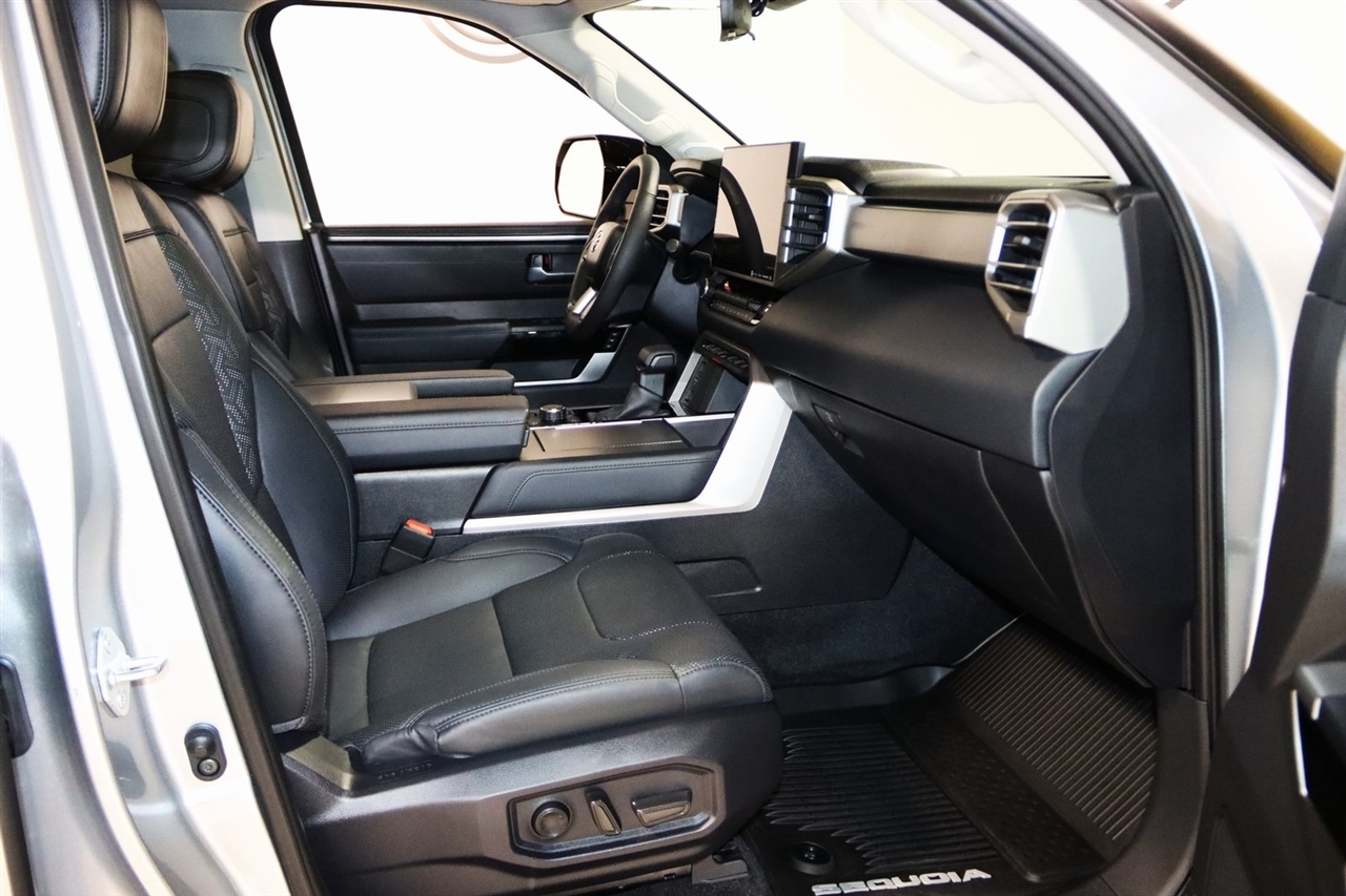 Toyota Sequoia  2024