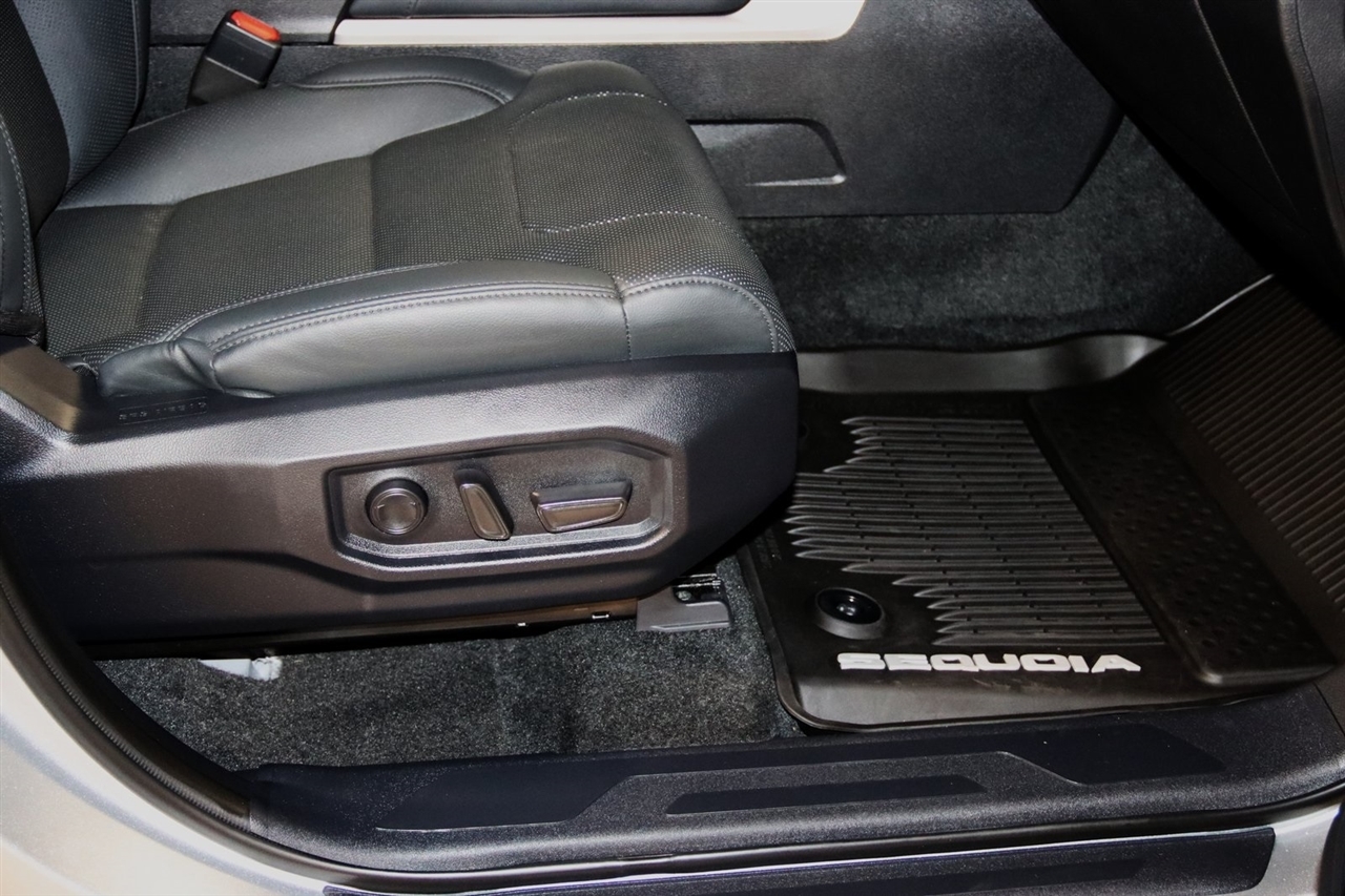 Toyota Sequoia  2024