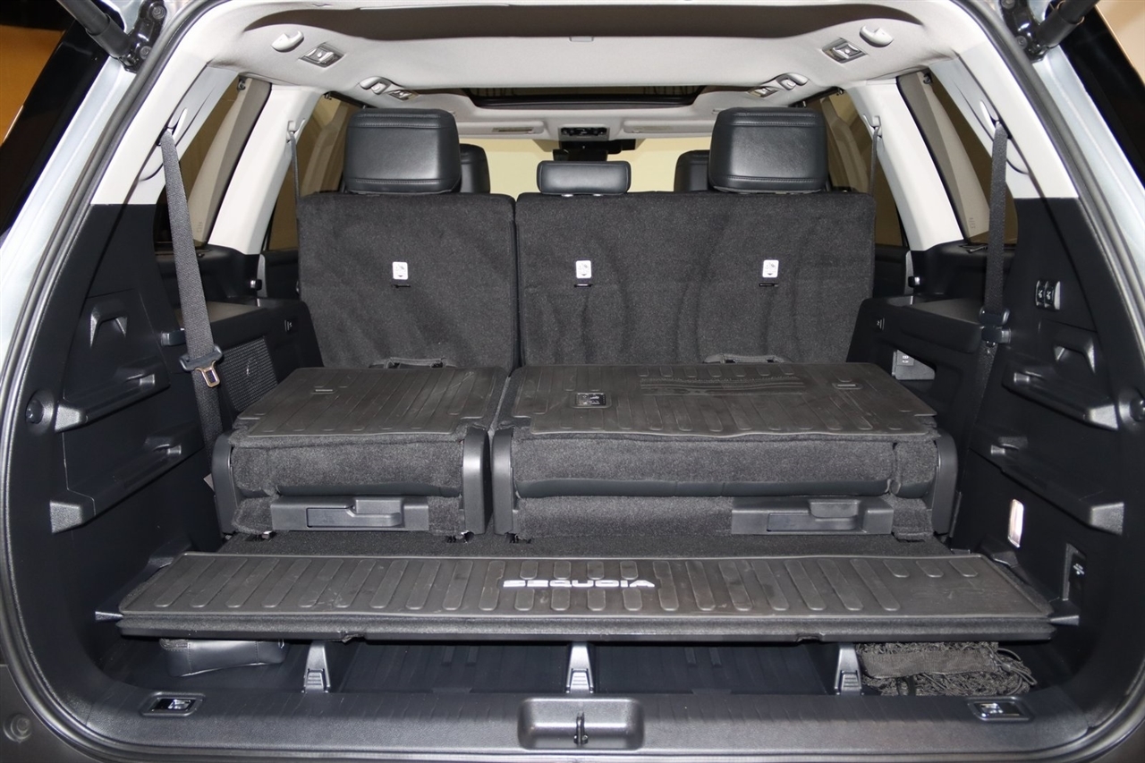 Toyota Sequoia  2024