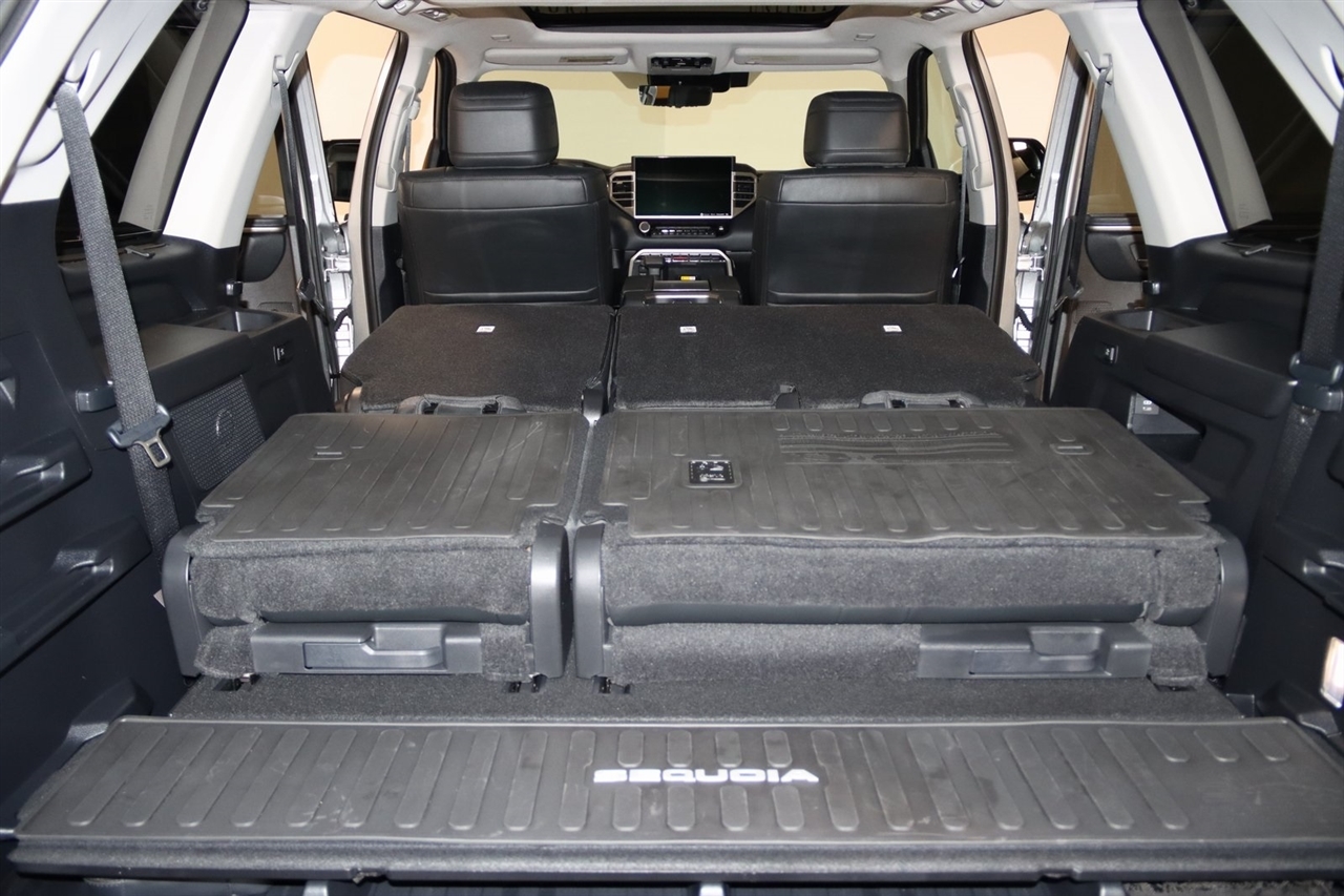 Toyota Sequoia  2024