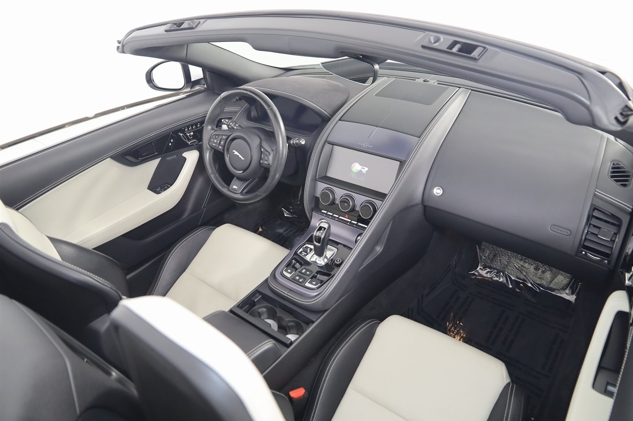 Jaguar F-Type  2022