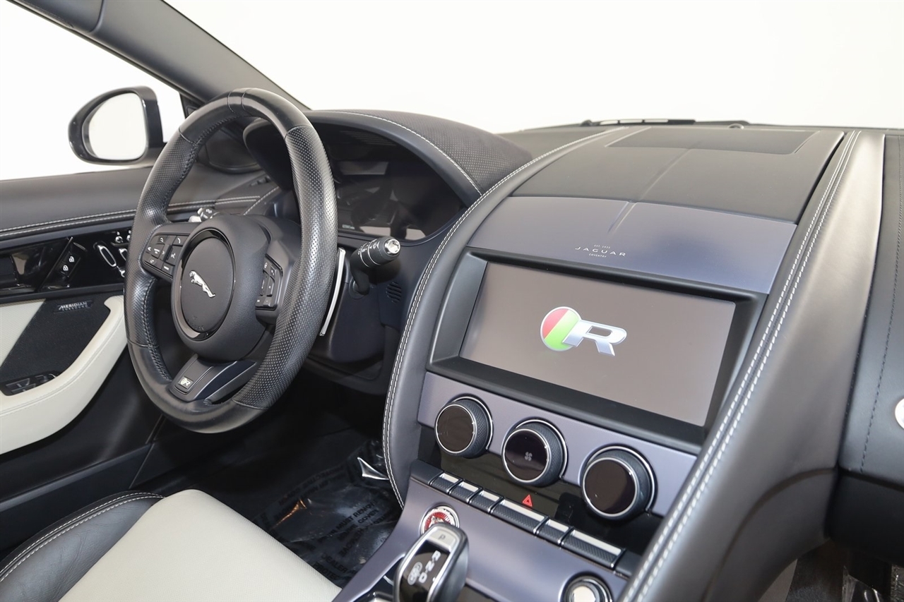 Jaguar F-Type  2022