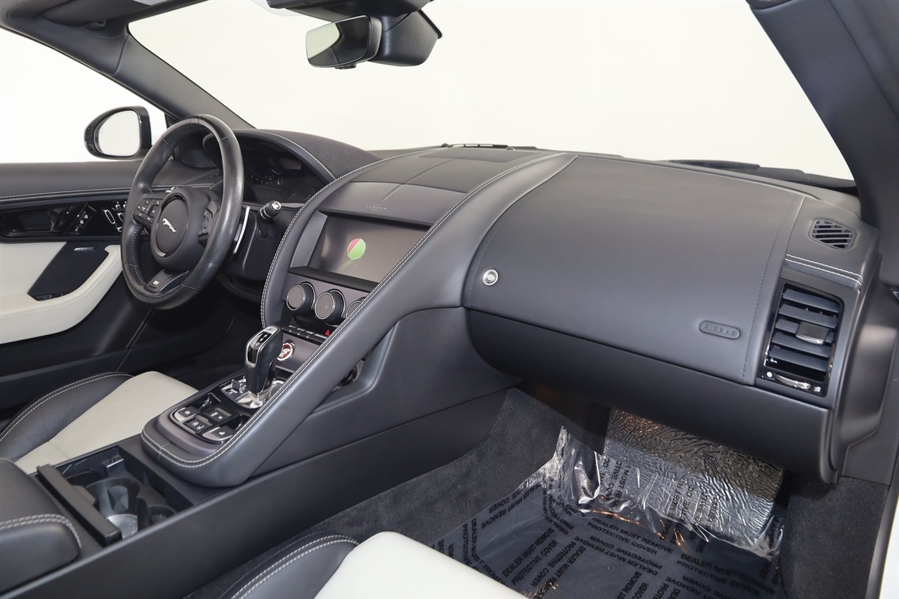Jaguar F-Type  2022