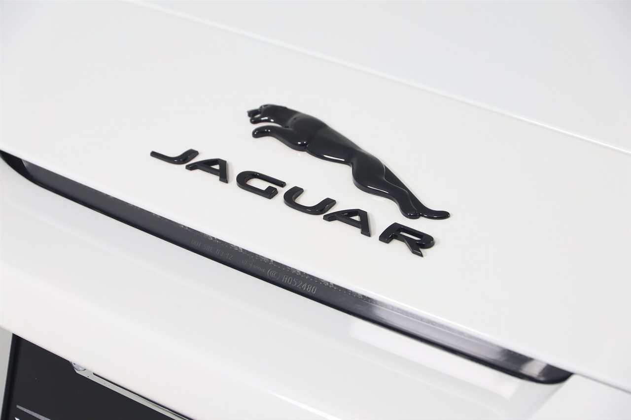 Jaguar F-Type  2022