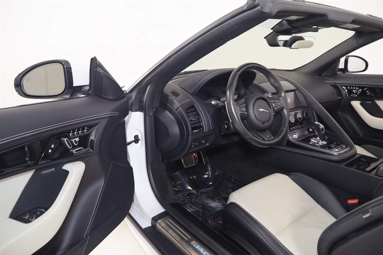 Jaguar F-Type  2022