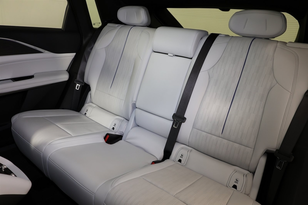 Cadillac Lyriq  2024