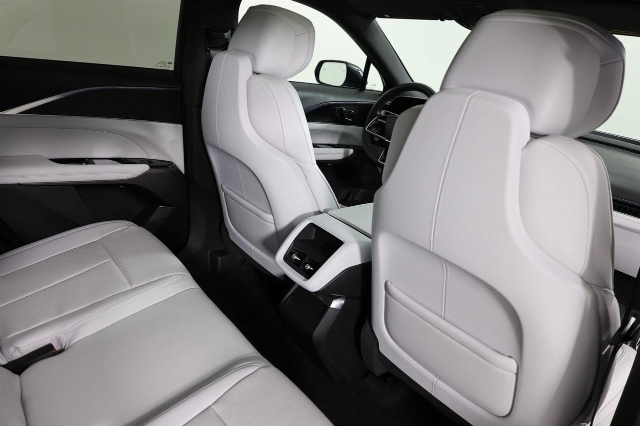 Cadillac Lyriq  2024