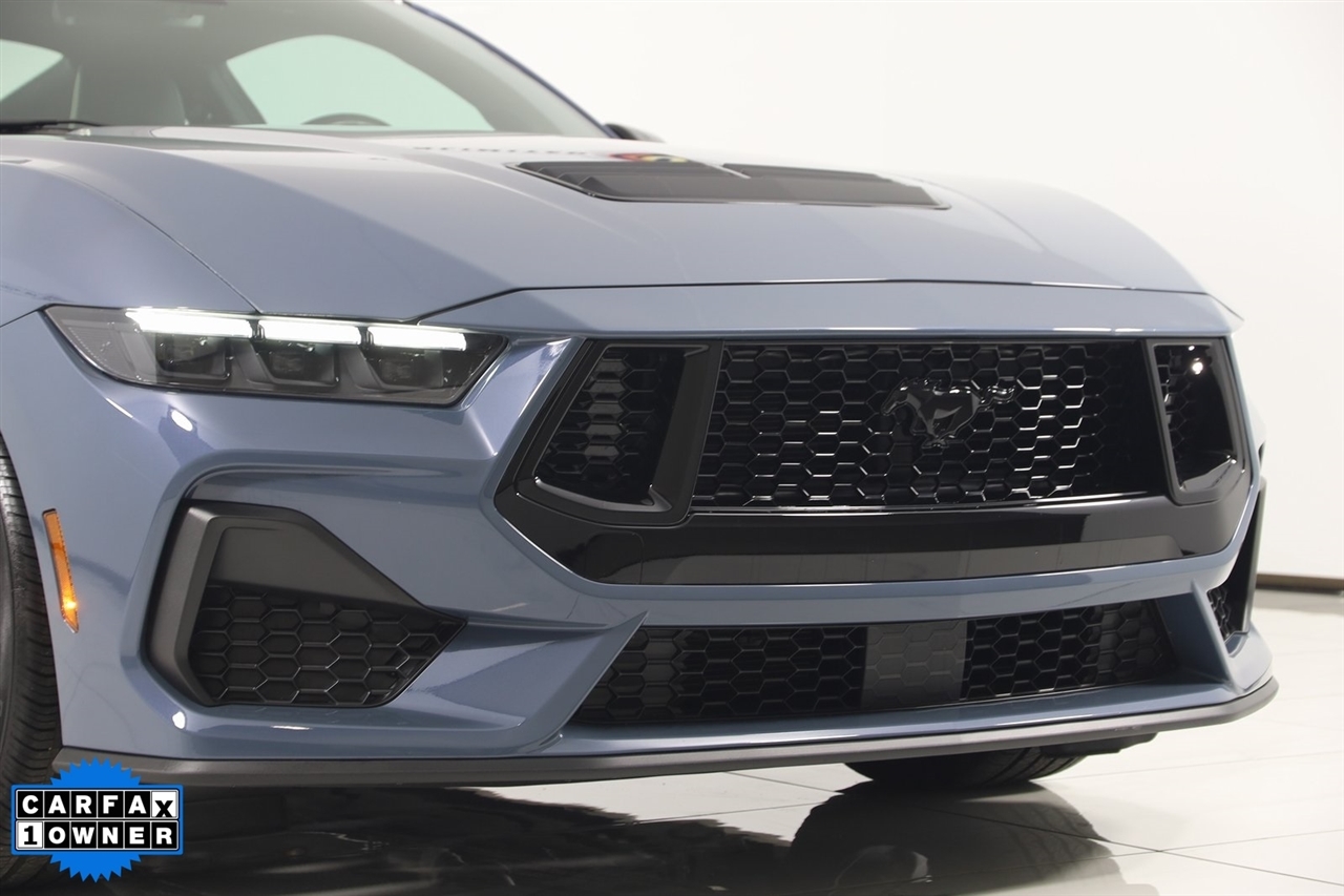 Ford Mustang  2024
