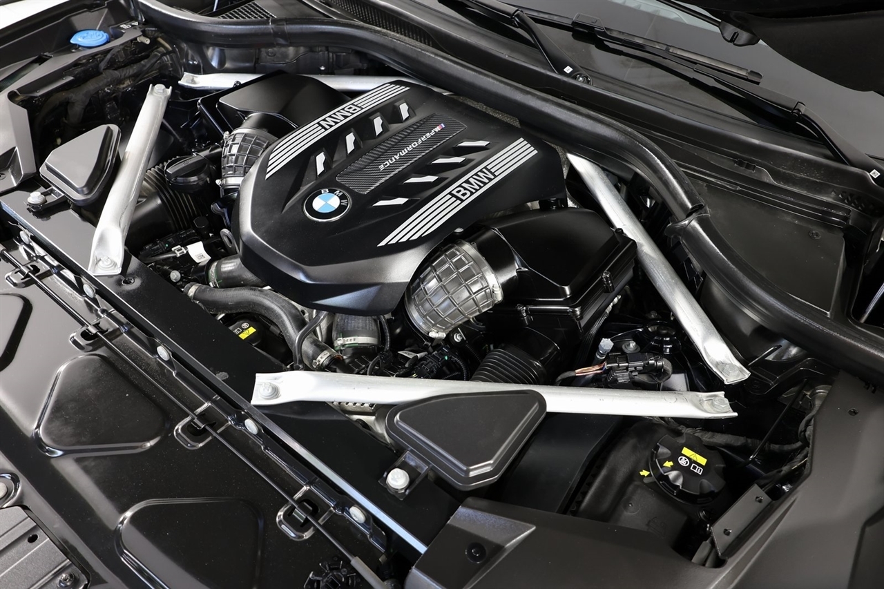 BMW X5  2023