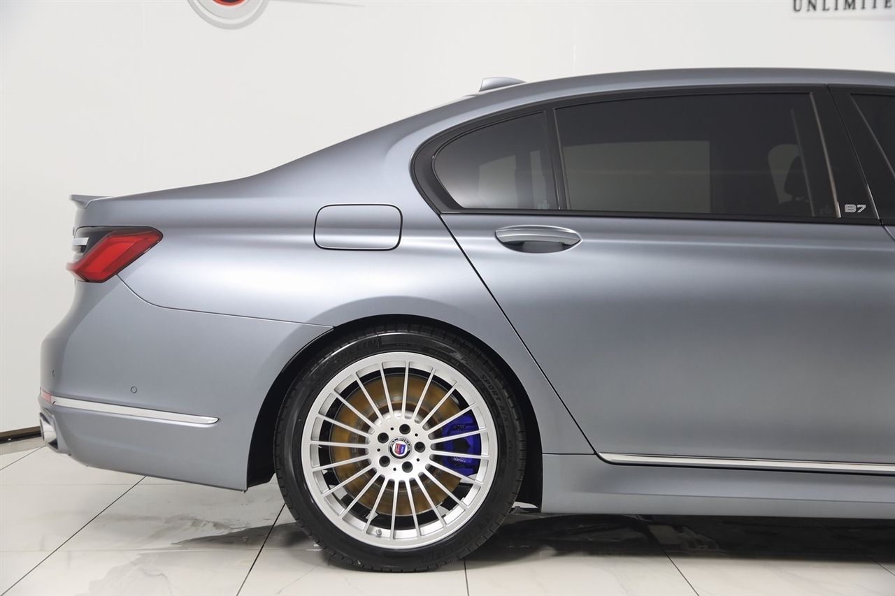 BMW Alpina B7  2022