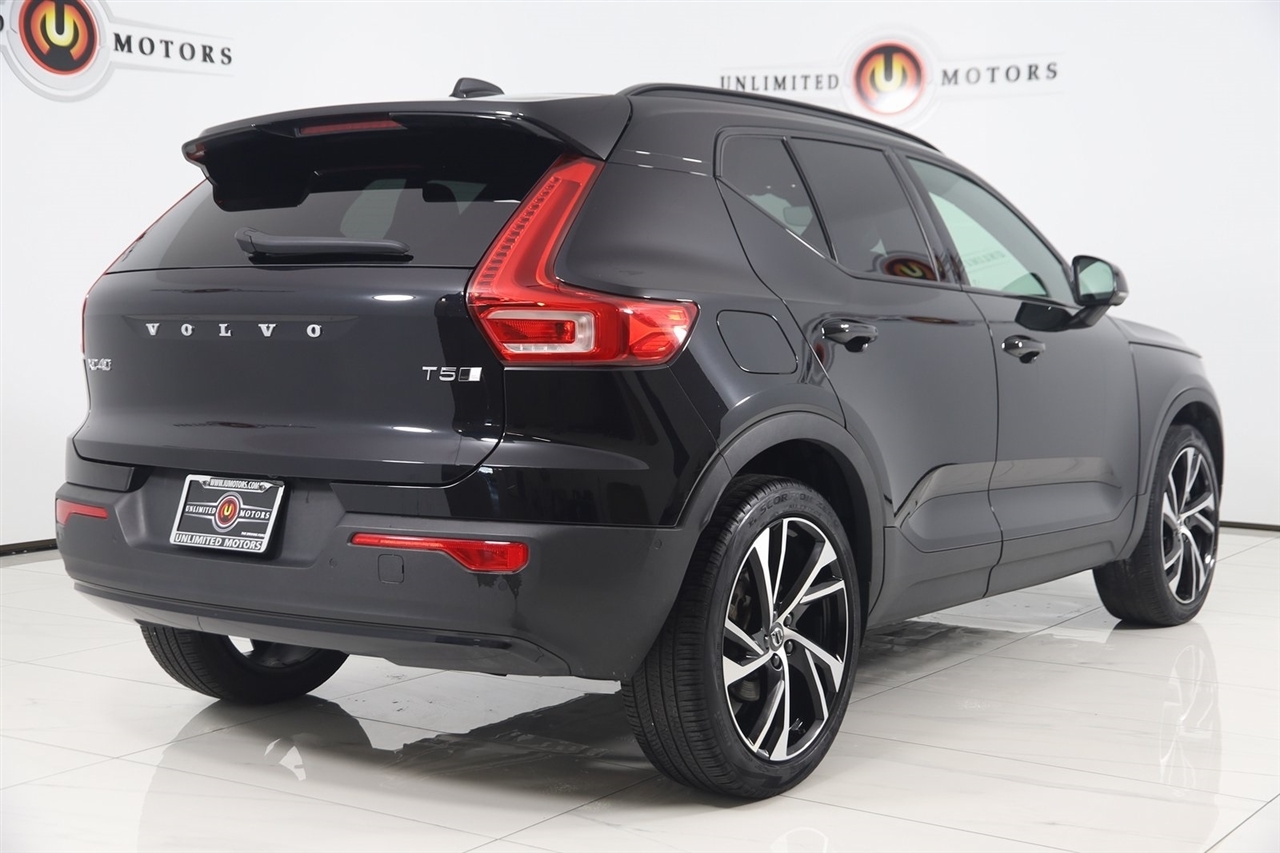 Volvo XC40  2022
