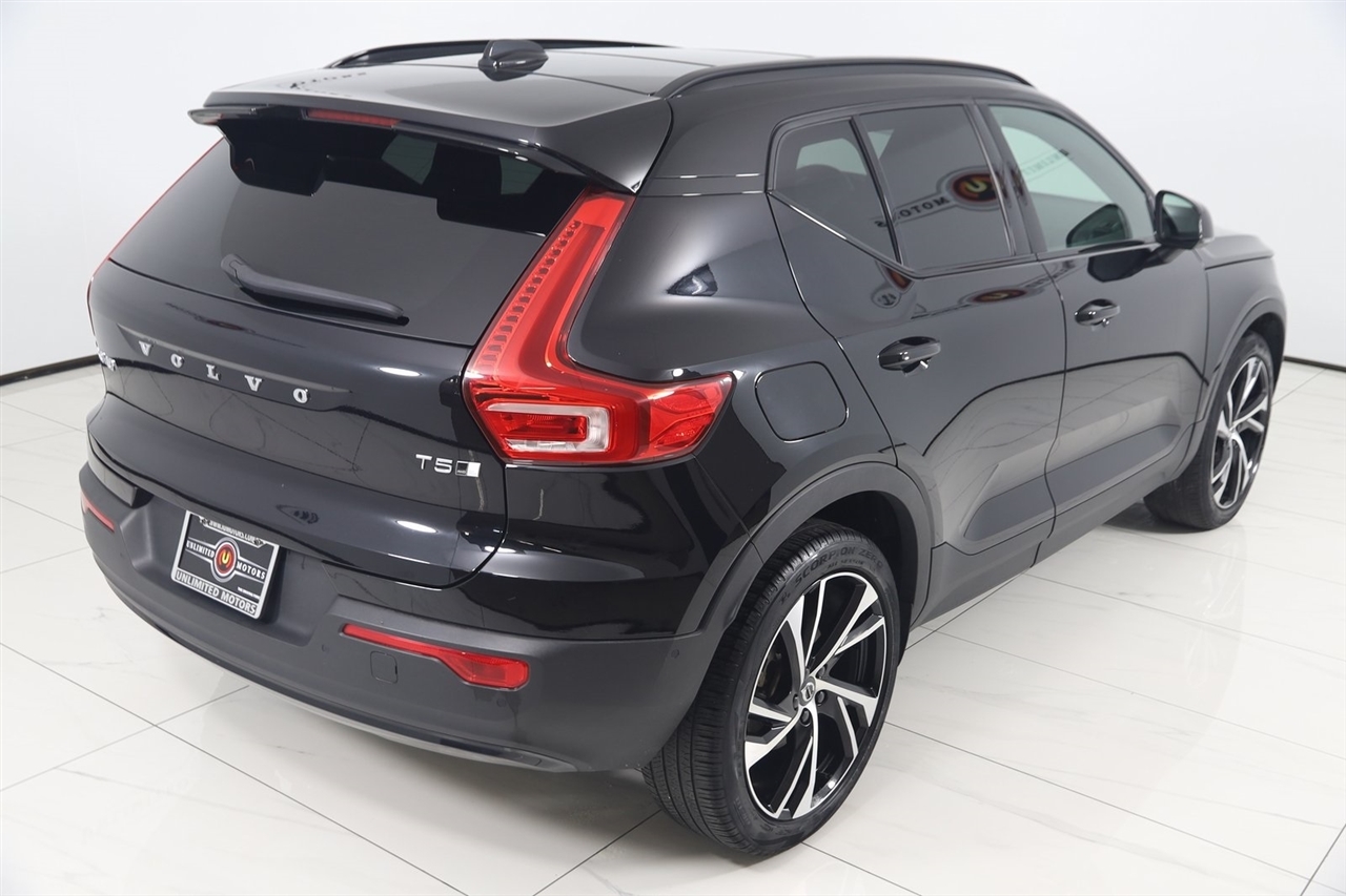 Volvo XC40  2022