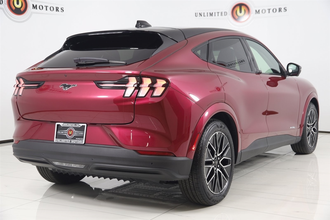 Ford Mustang Mach-E  2025