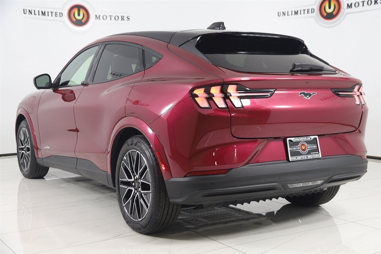 Ford Mustang Mach-E  2025