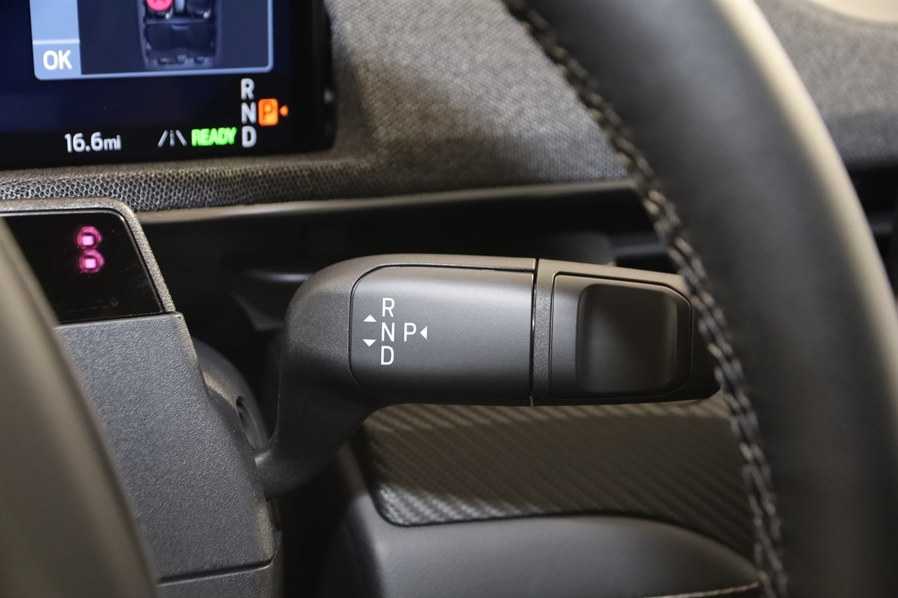 Ford Mustang Mach-E  2025