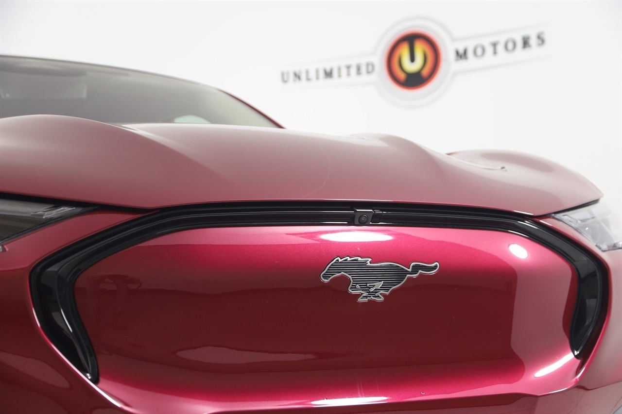 Ford Mustang Mach-E  2025