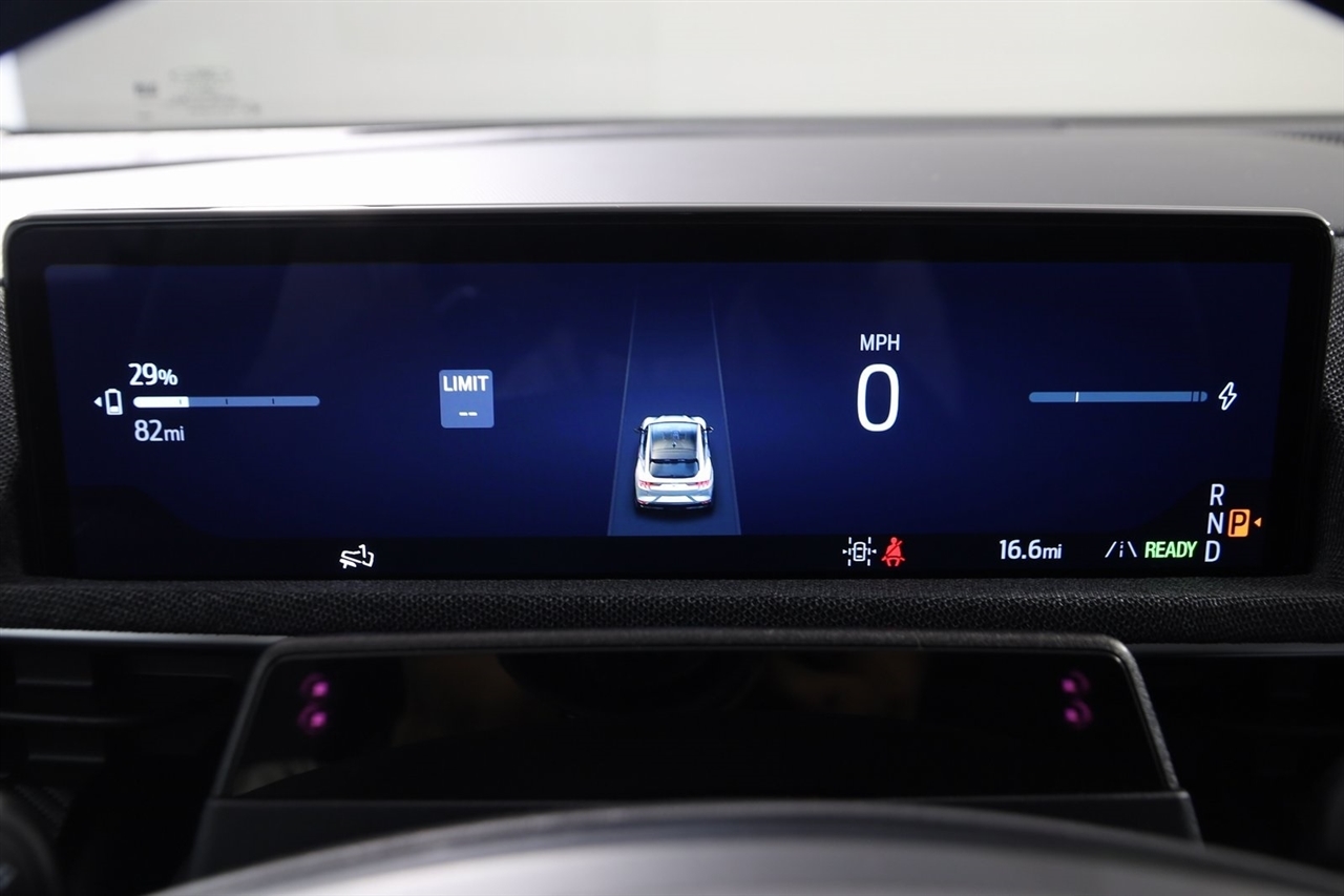 Ford Mustang Mach-E  2025