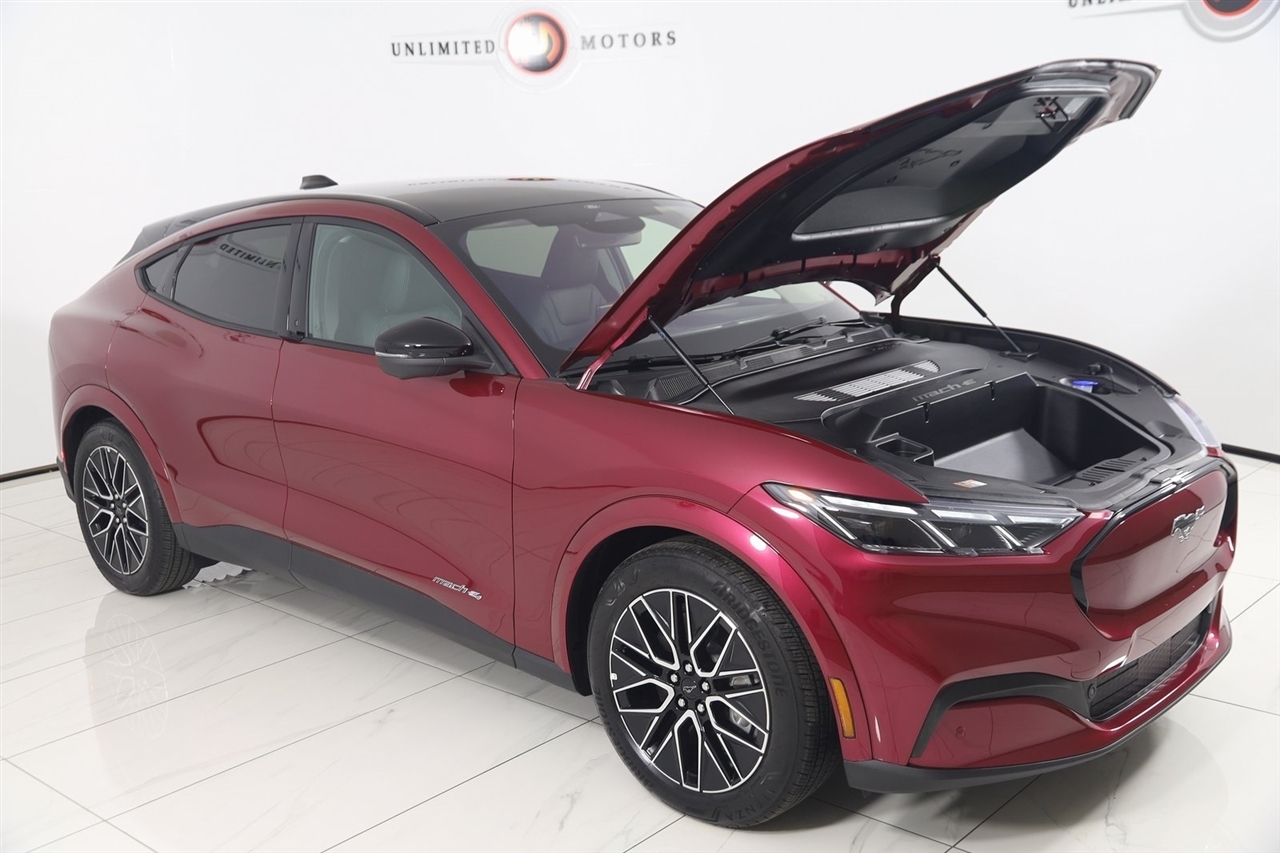 Ford Mustang Mach-E  2025