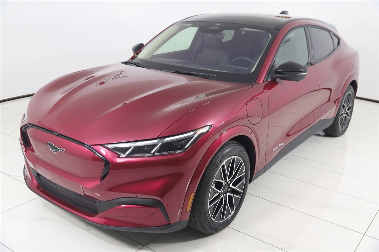 Ford Mustang Mach-E  2025