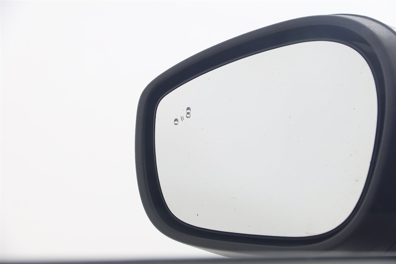 Ford Mustang Mach-E  2025