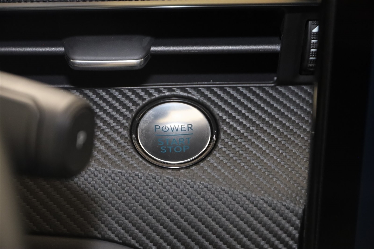 Ford Mustang Mach-E  2025