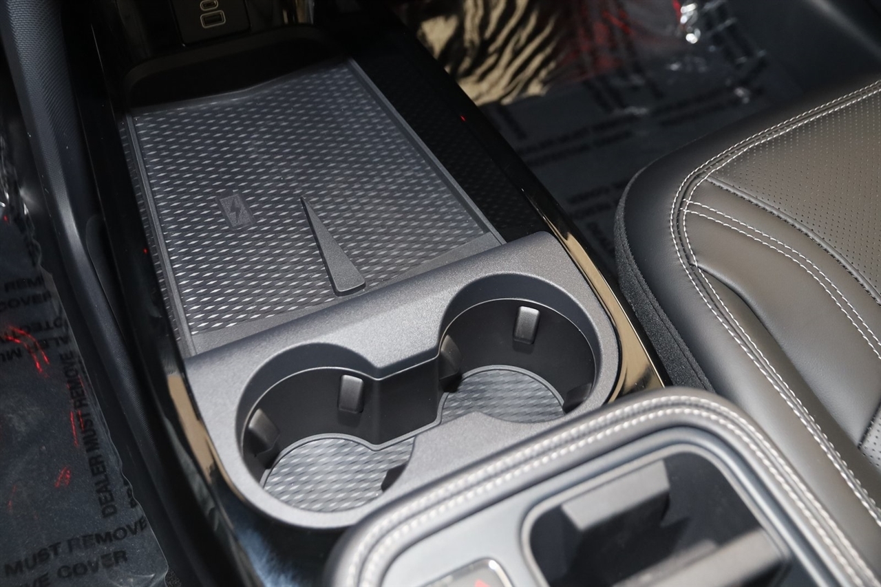 Ford Mustang Mach-E  2025