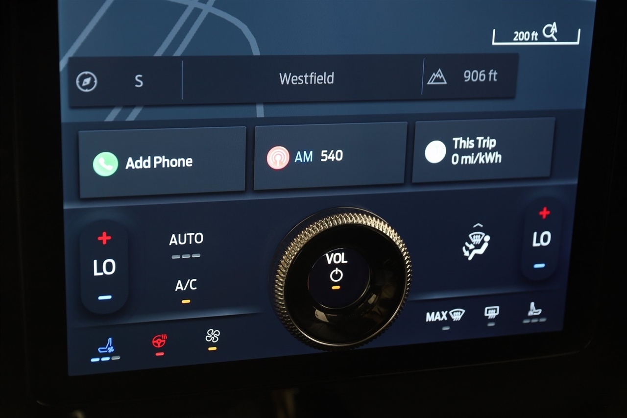 Ford Mustang Mach-E  2025