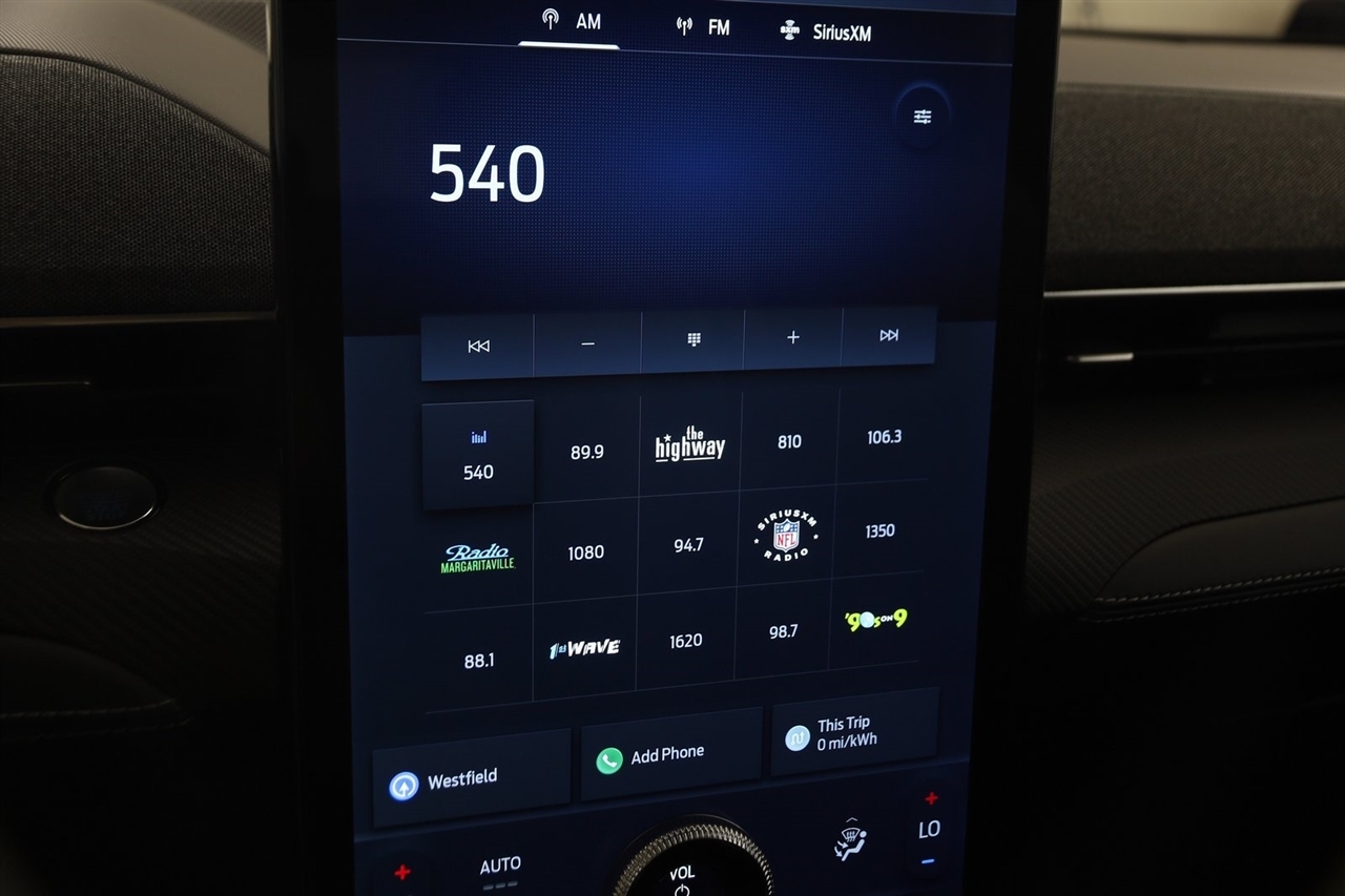 Ford Mustang Mach-E  2025