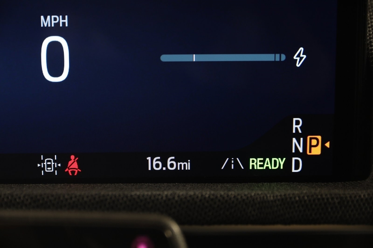 Ford Mustang Mach-E  2025