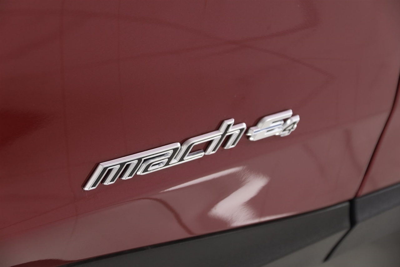 Ford Mustang Mach-E  2025