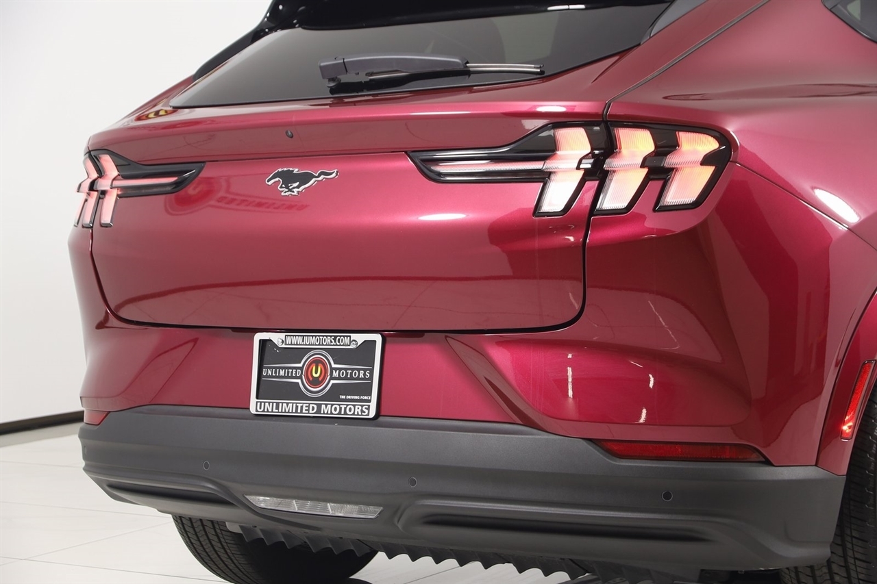 Ford Mustang Mach-E  2025